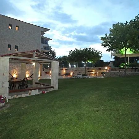 Panorama Siviris 公寓