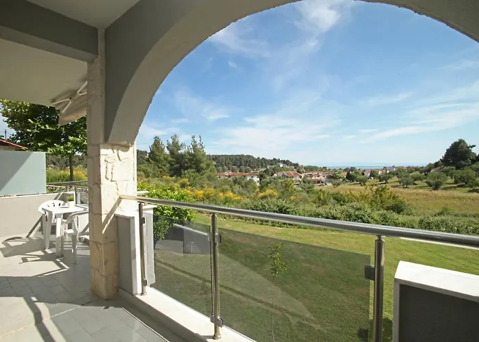 Panorama Siviris 公寓 *